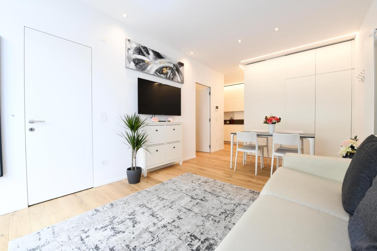 Modern - Free Parking Apartment