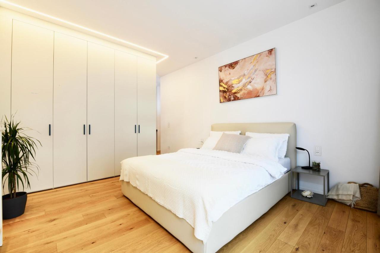 Modern - Free Parking Apartment